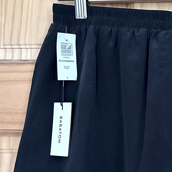 Aritzia Silk Short - Picture 3 of 5